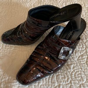 Brighton Tudor Patent Leather Mules Heels Size 7 Excellent used condition